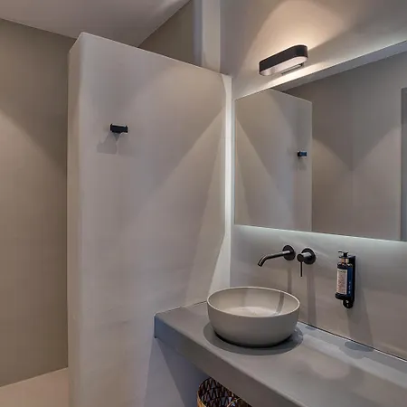 Clementina Paros Νάουσα