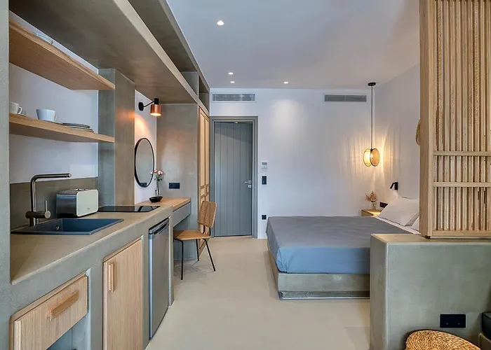 Clementina Paros * Naousa