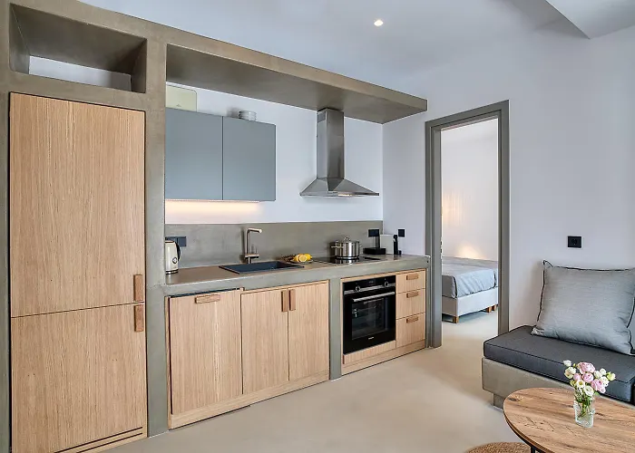 Clementina Paros * Naousa