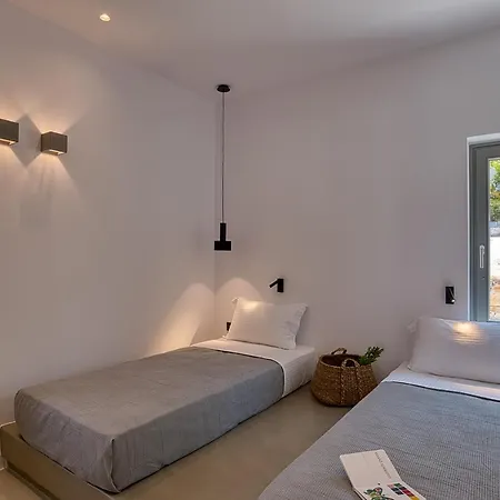 Clementina Paros * ناوسا