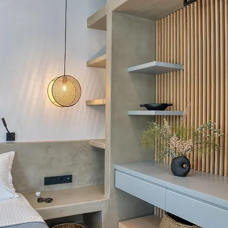 Clementina Paros * Naousa (Paros)