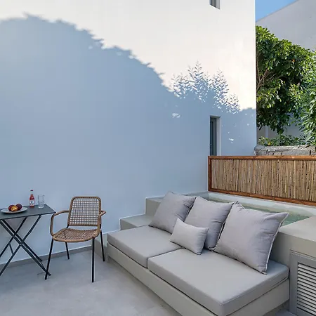 Clementina Paros Apartment