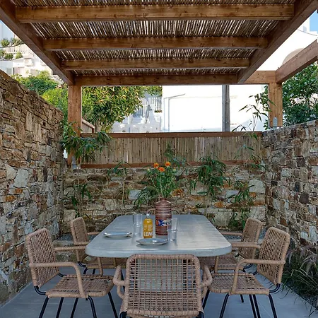 Clementina Paros Naousa