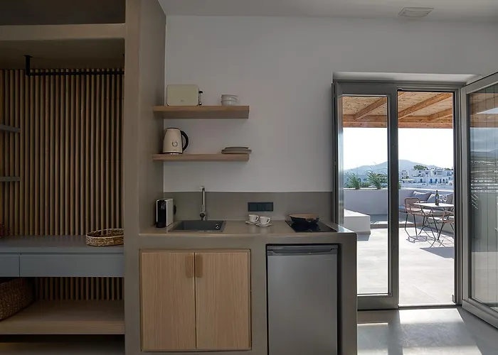 Clementina Paros Naousa (Paros)