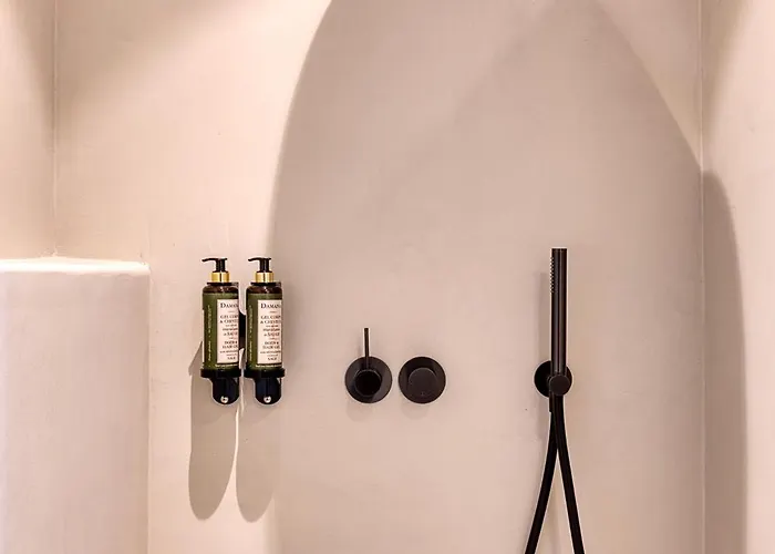 Clementina Paros * Naousa (Paros)