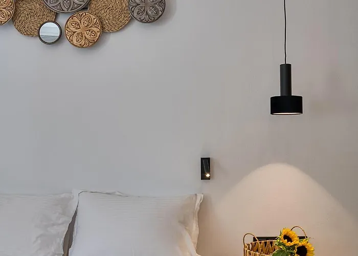 Clementina Paros * Naousa